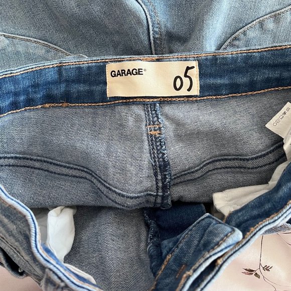 Garage Jeans Distressed at Knees Skinny - Picture 3 of 3